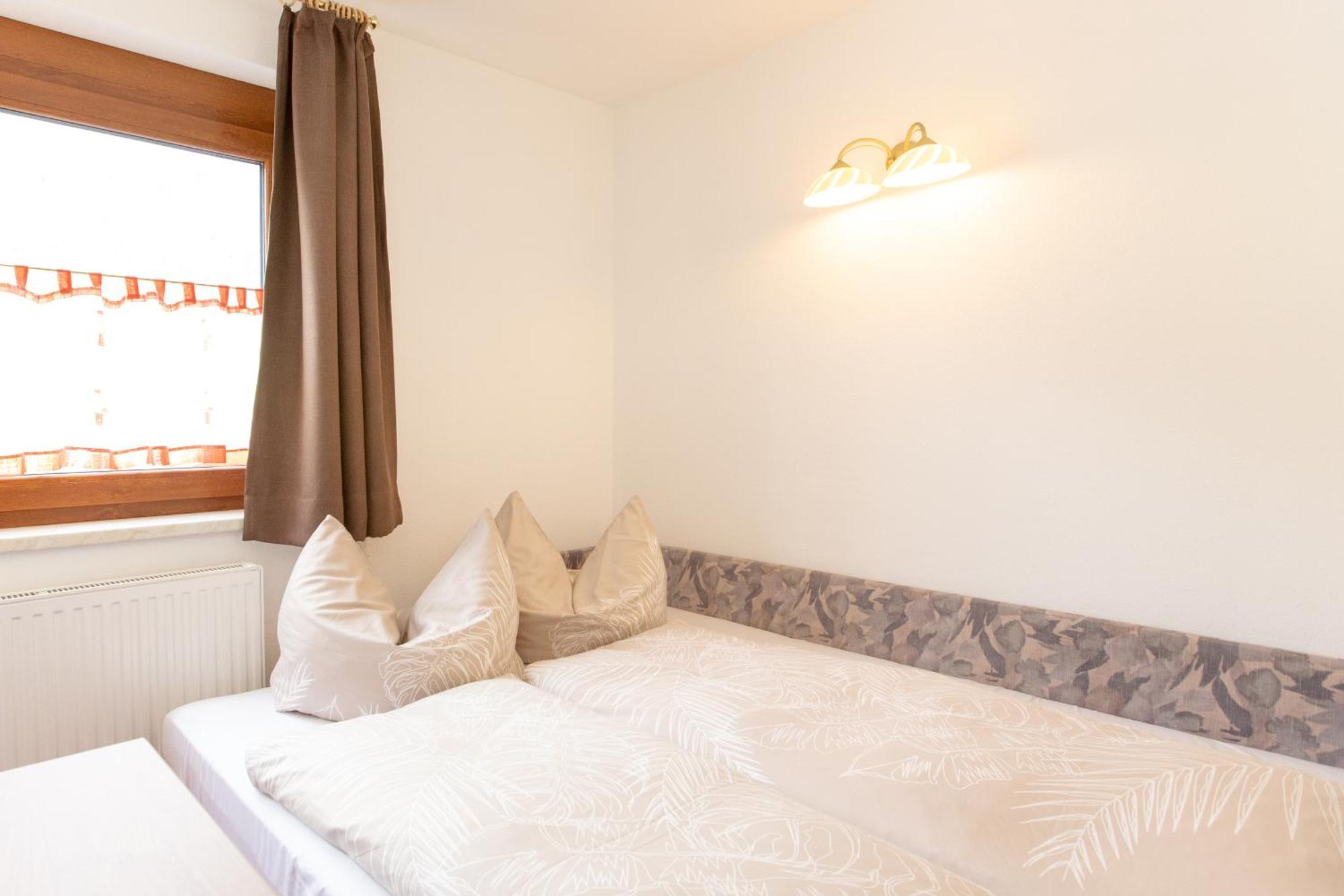 Haus Steinbock Bed & Breakfast Neustift im Stubaital Bagian luar foto