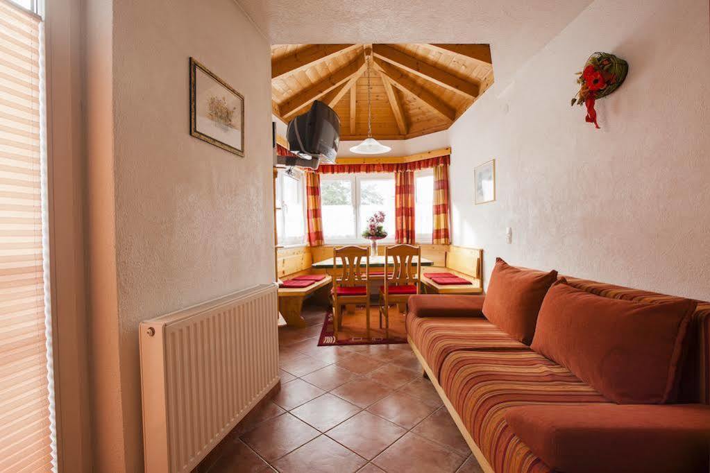 Haus Steinbock Bed & Breakfast Neustift im Stubaital Bagian luar foto
